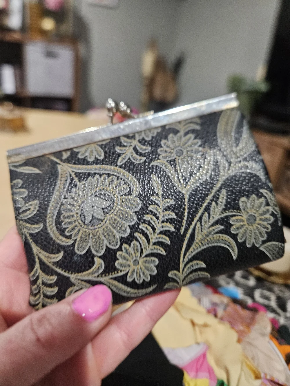 Vintage Floral Kiss Lock Coin Purse Wallet – Retro Mod Change Purse